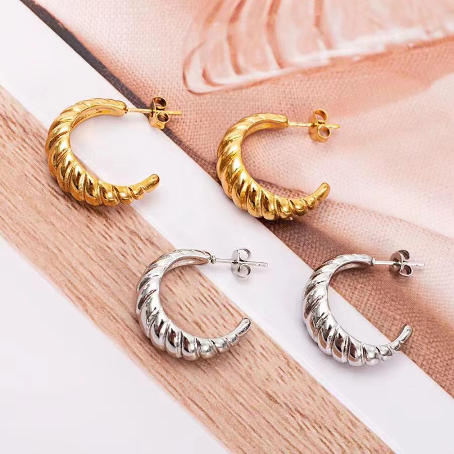 1 Pair Elegant Classic Style C Shape Plating Stainless Steel 18k Gold Plated Ear Studs