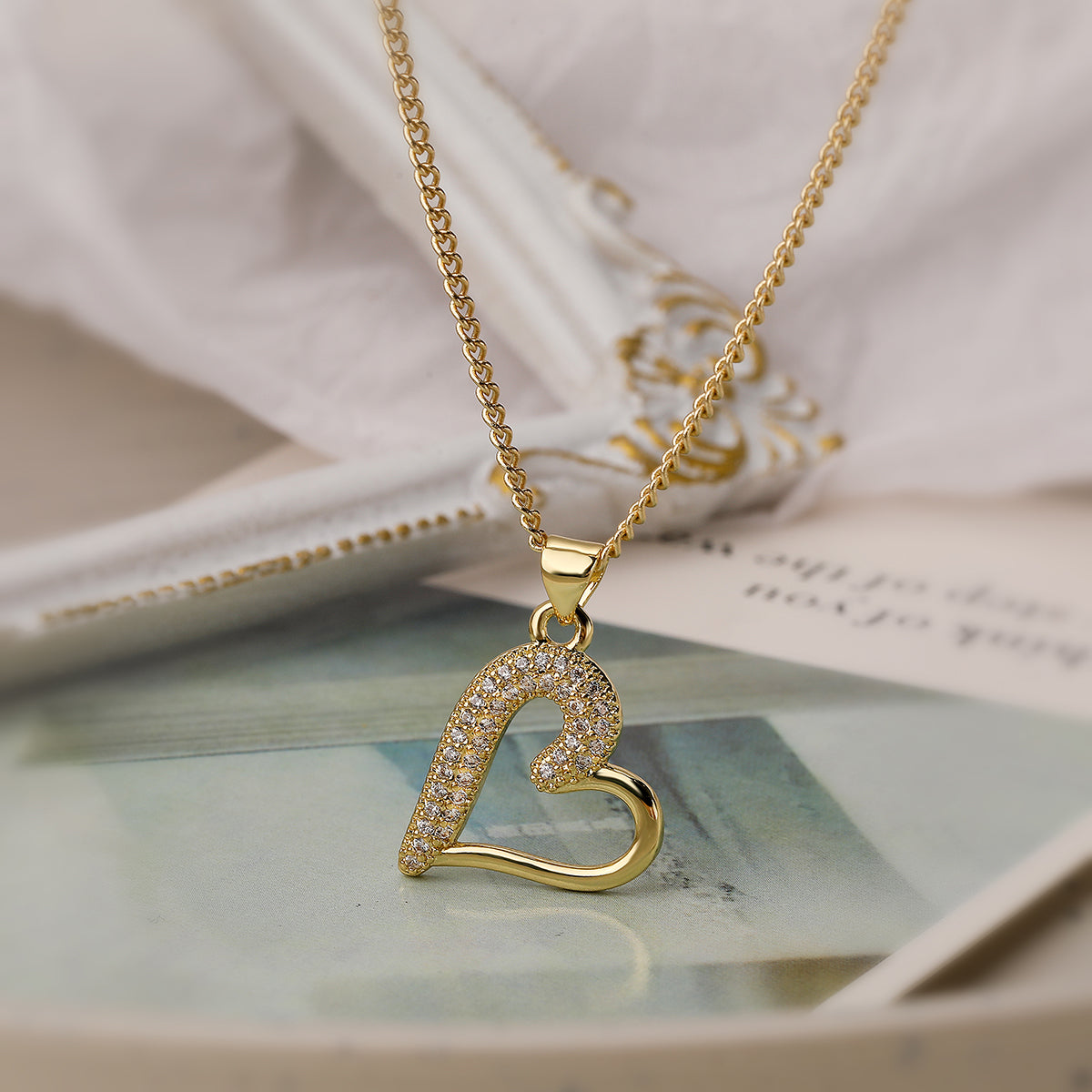 Wholesale Simple Style Commute Heart Shape Copper Plating Inlay 18K Gold Plated Zircon Pendant Necklace