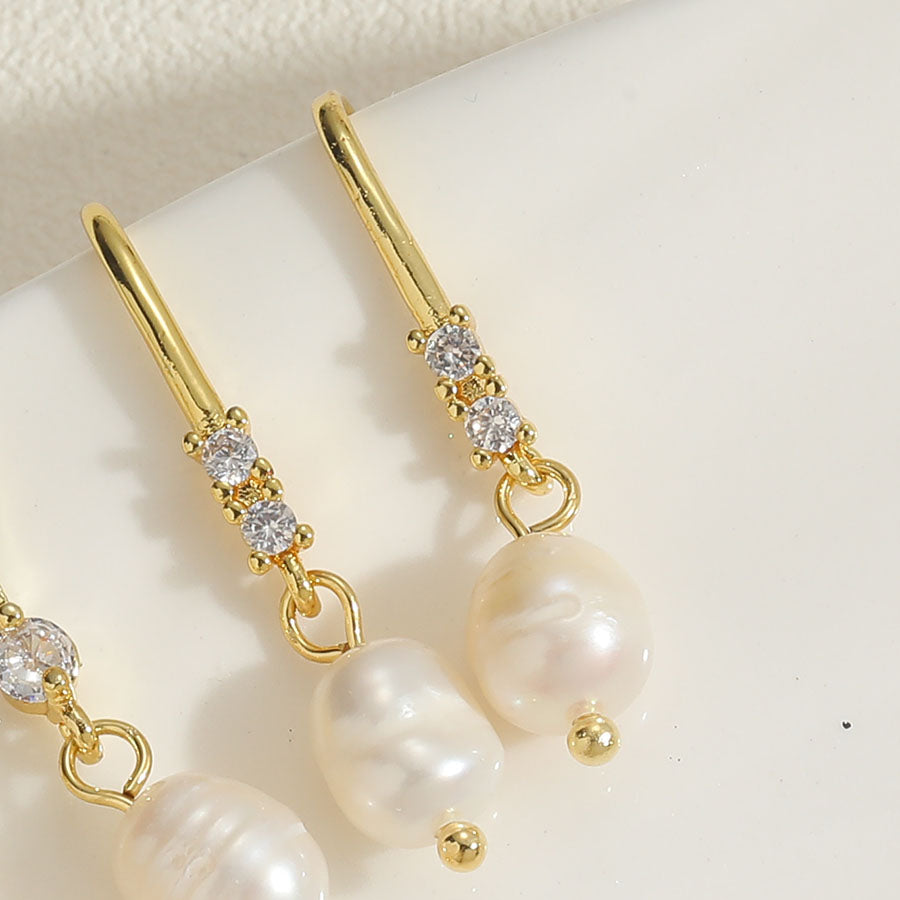 1 Pair Sweet Simple Style Water Droplets Plating Inlay Freshwater Pearl Copper Zircon 14k Gold Plated Ear Hook