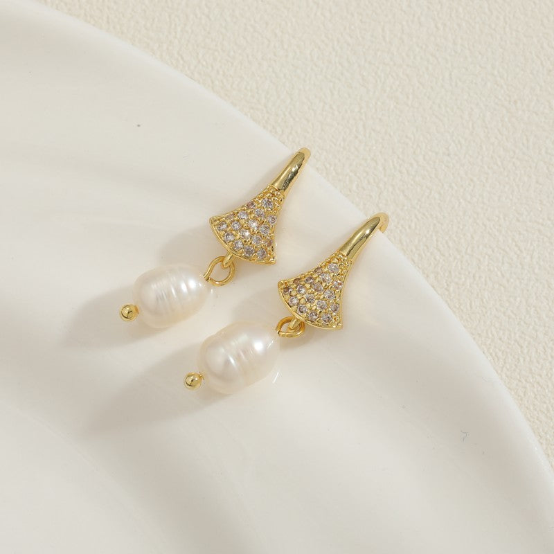 1 Pair Cute Sweet Classic Style Geometric Plating Inlay Freshwater Pearl Copper Zircon 14k Gold Plated Ear Hook