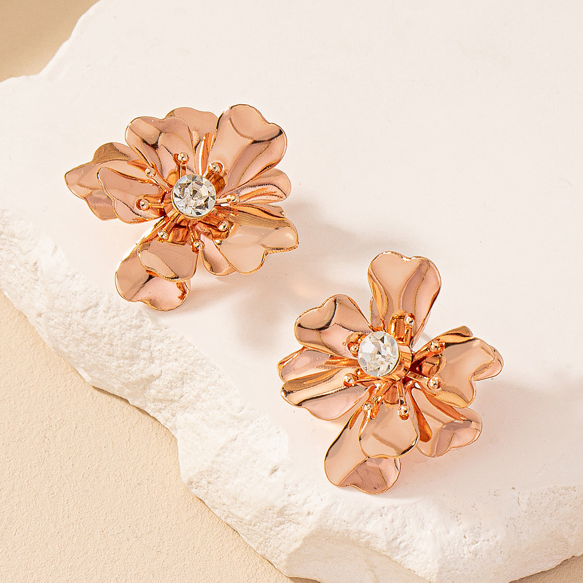 1 Pair Casual Romantic Sweet Flower Petal Floral Inlay Alloy Zircon Ear Studs