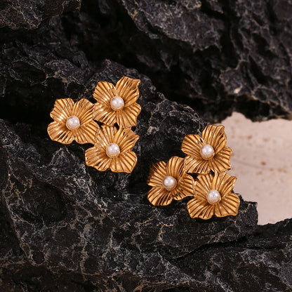 1 Pair Vintage Style Simple Style Classic Style Floral Plating Inlay Stainless Steel Pearl 18k Gold Plated Ear Studs