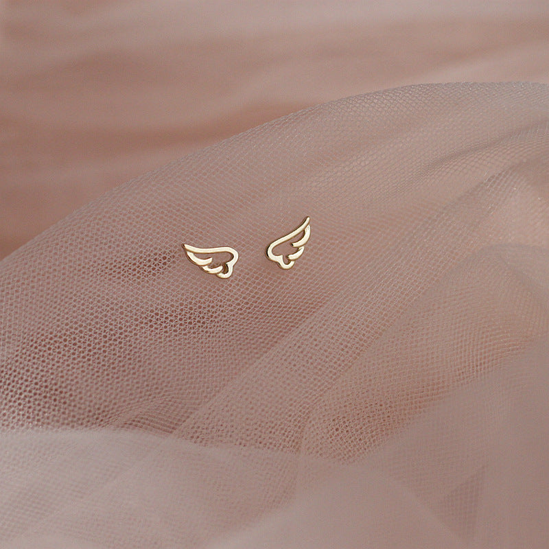 1 Pair Simple Style Commute Wings Hollow Out Copper Ear Studs