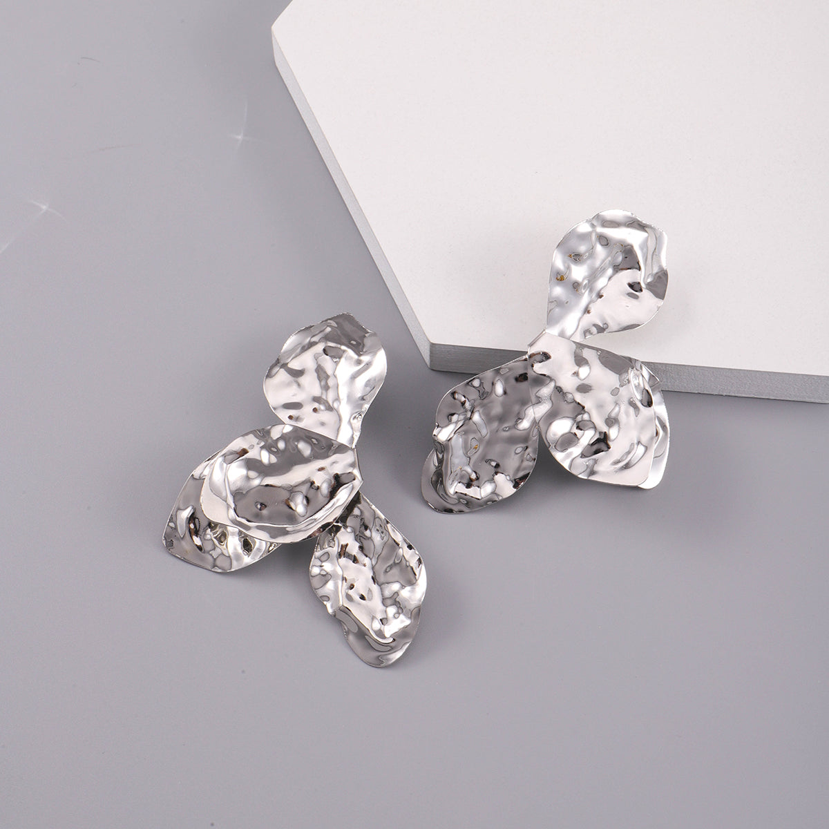 1 Pair Simple Style Classic Style Flower Plating Alloy Silver Plated Ear Studs