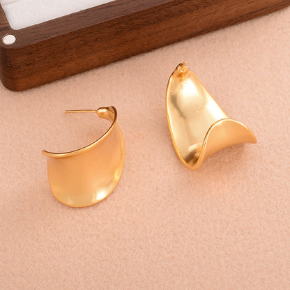 1 Pair Simple Style C Shape Irregular Plating Copper Alloy 18k Gold Plated Ear Studs