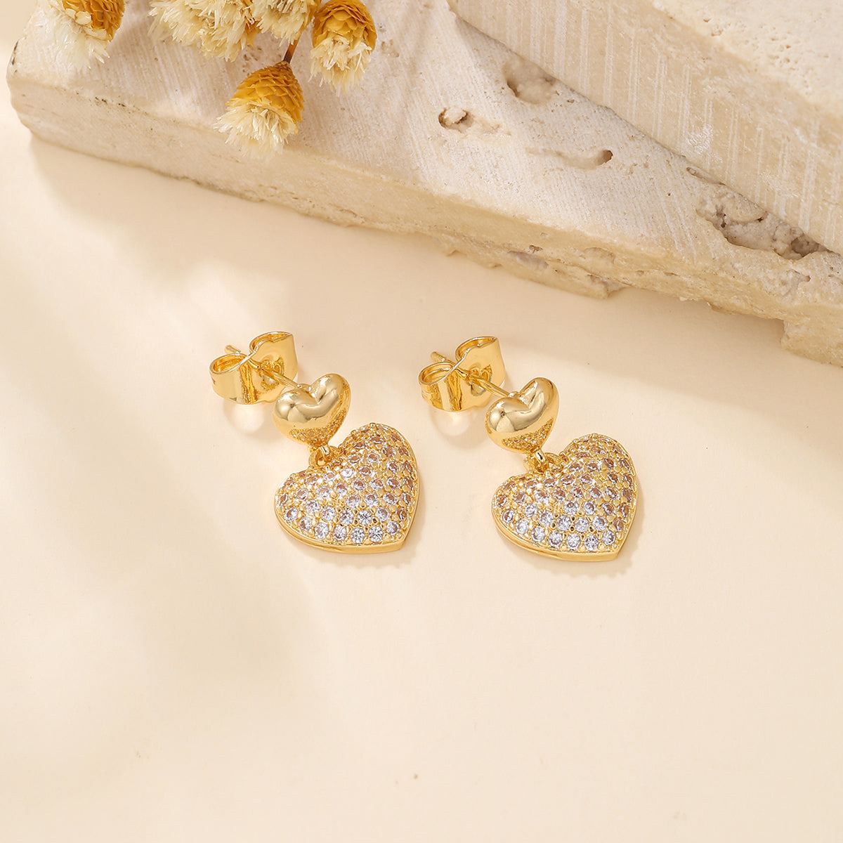 1 Pair Sweet Simple Style Heart Shape Plating Inlay Alloy Zircon 18k Gold Plated Earrings