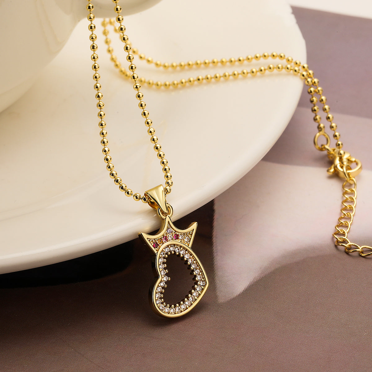 Simple Style Commute Heart Shape Crown Copper 18k Gold Plated Zircon Pendant Necklace In Bulk