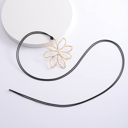 Elegant Nordic Style Commute Flower Gold Plated Silver Plated Alloy Wholesale Pendant Necklace