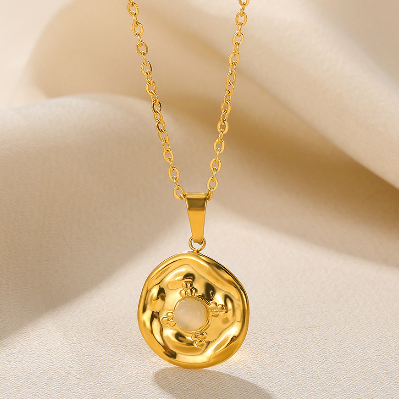 Wholesale Retro Simple Style Round Stainless Steel Plating Inlay 18k Gold Plated Turquoise Pendant Necklace