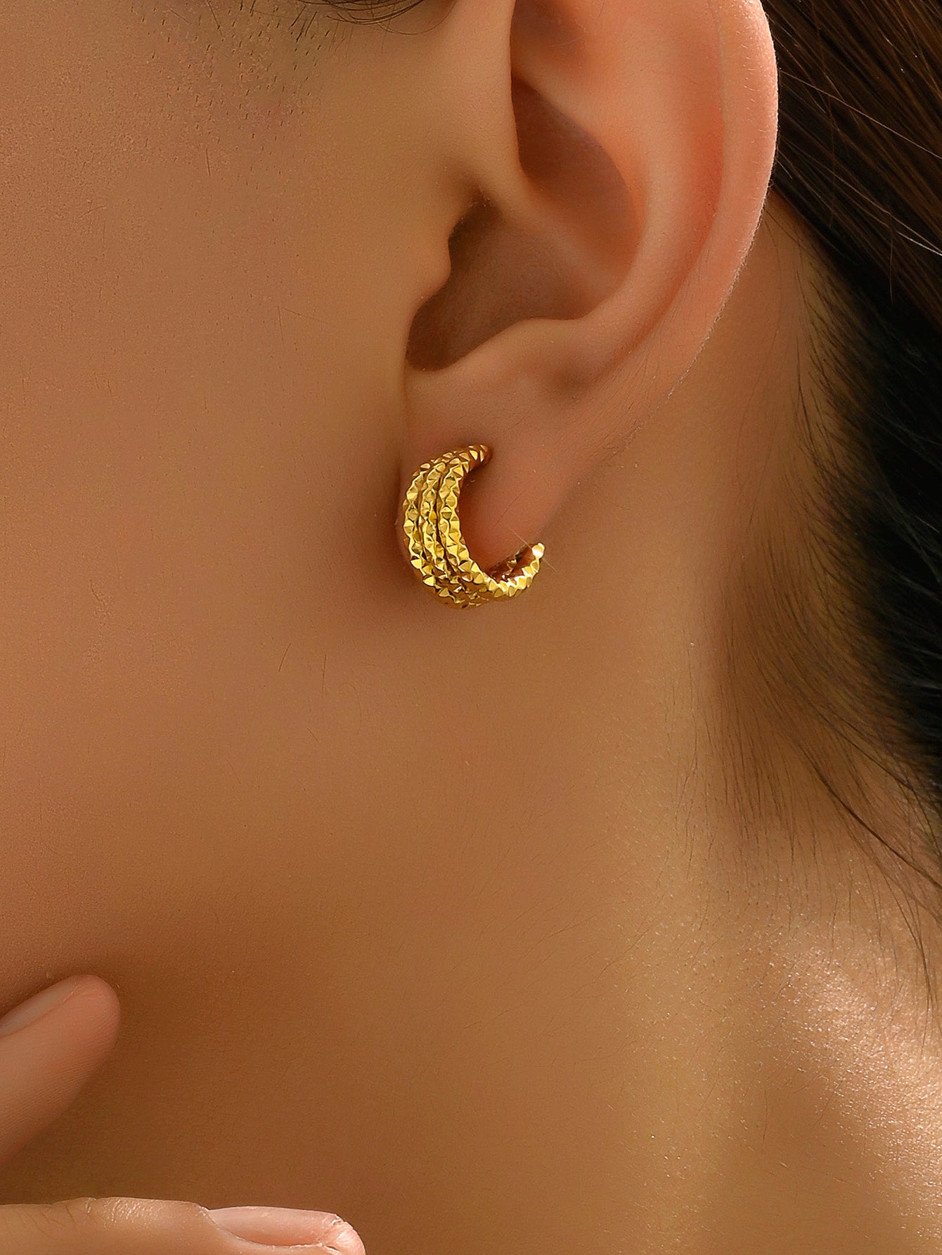 1 Pair Simple Style Classic Style Solid Color Plating Titanium Steel 18k Gold Plated Gold Plated Hoop Earrings