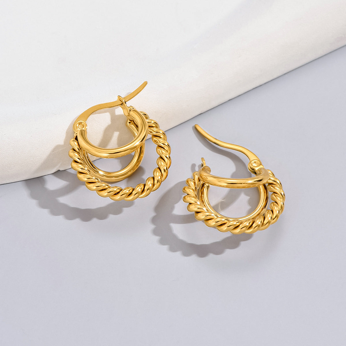 1 Pair Simple Style Classic Style Solid Color Plating Titanium Steel 18k Gold Plated Gold Plated Earrings