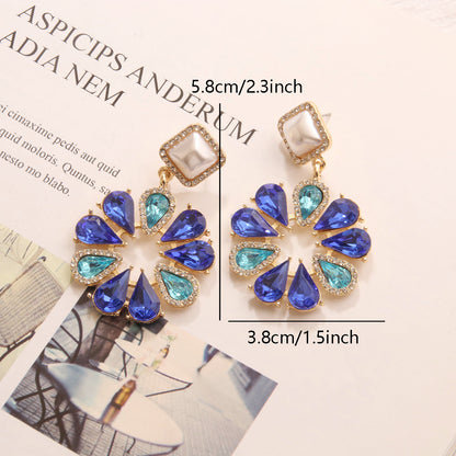 1 Pair Retro Luxurious Flower Plating Inlay Alloy Rhinestones Drop Earrings