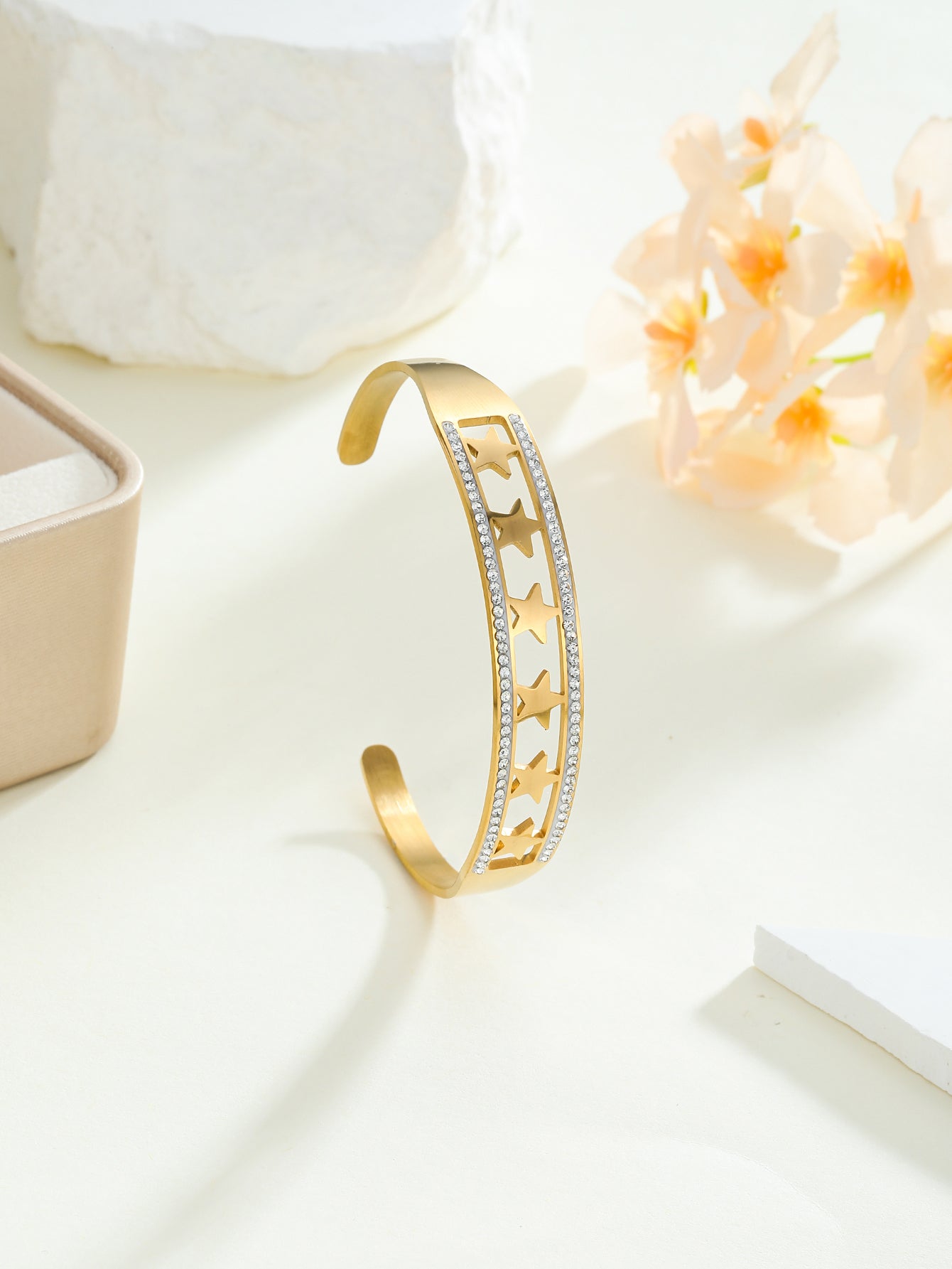 Simple Style Classic Style Star Stainless Steel Plating Inlay Zircon 18k Gold Plated Bangle