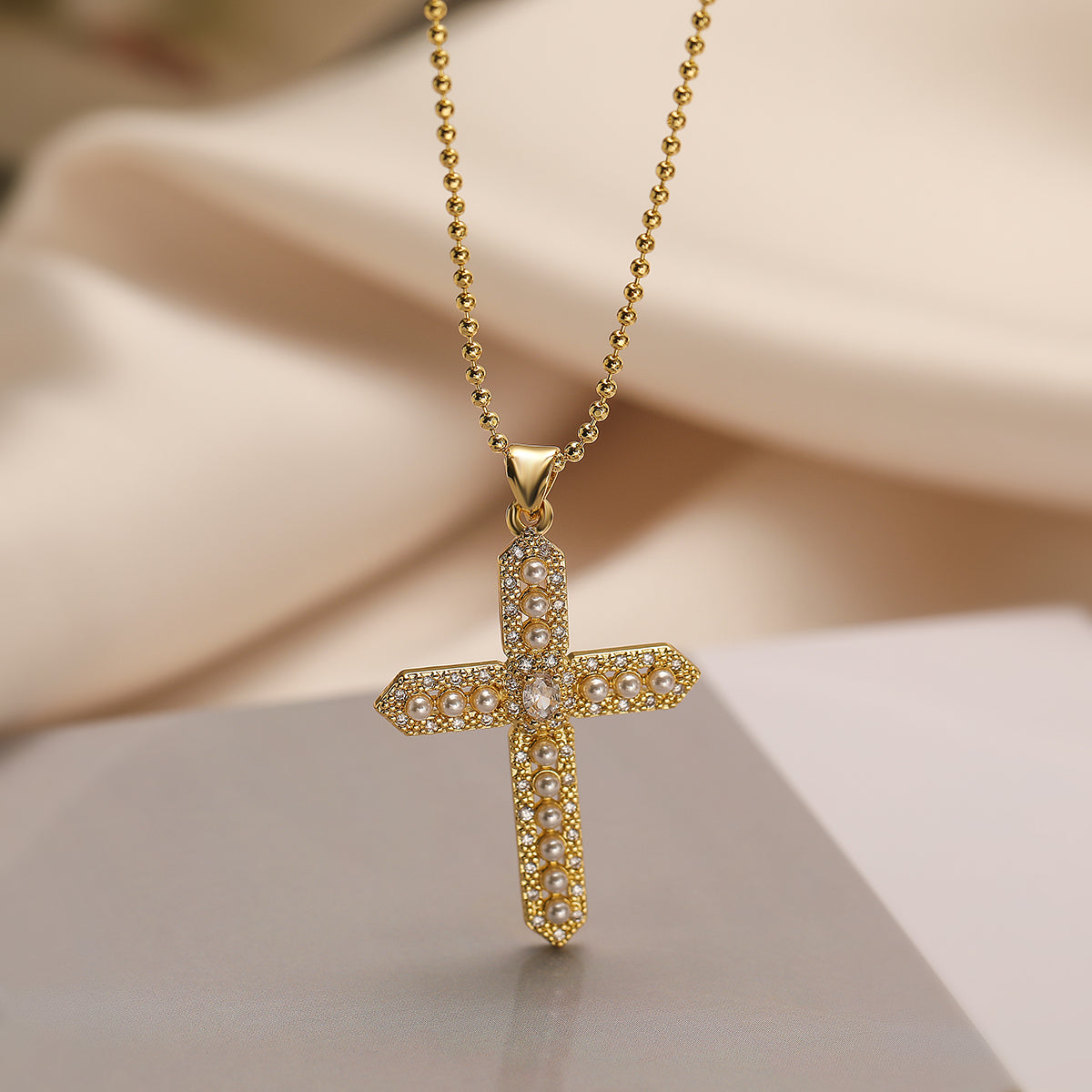 Roman Style Commute Cross Copper Plating Inlay Pearl Zircon 18k Gold Plated Pendant Necklace