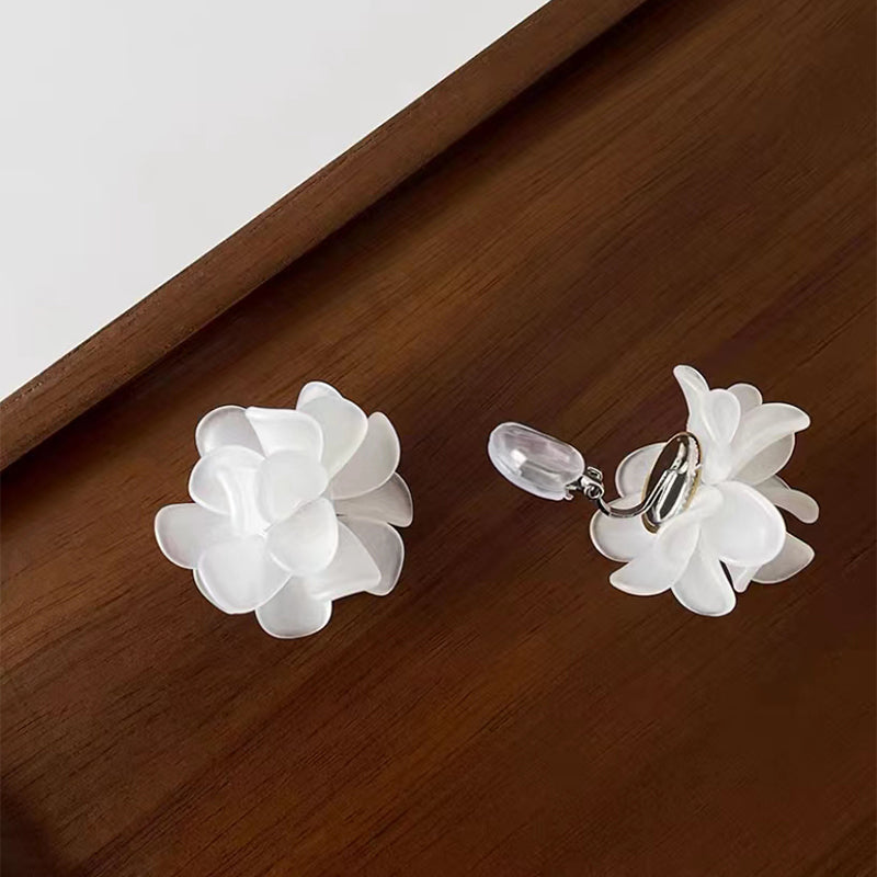 1 Pair Elegant Lady Flower Resin Gold Plated Ear Studs