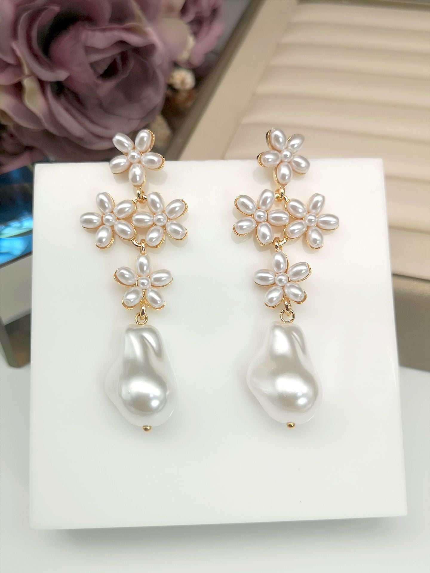 1 Pair Retro Flower Plating Imitation Pearl Alloy Drop Earrings