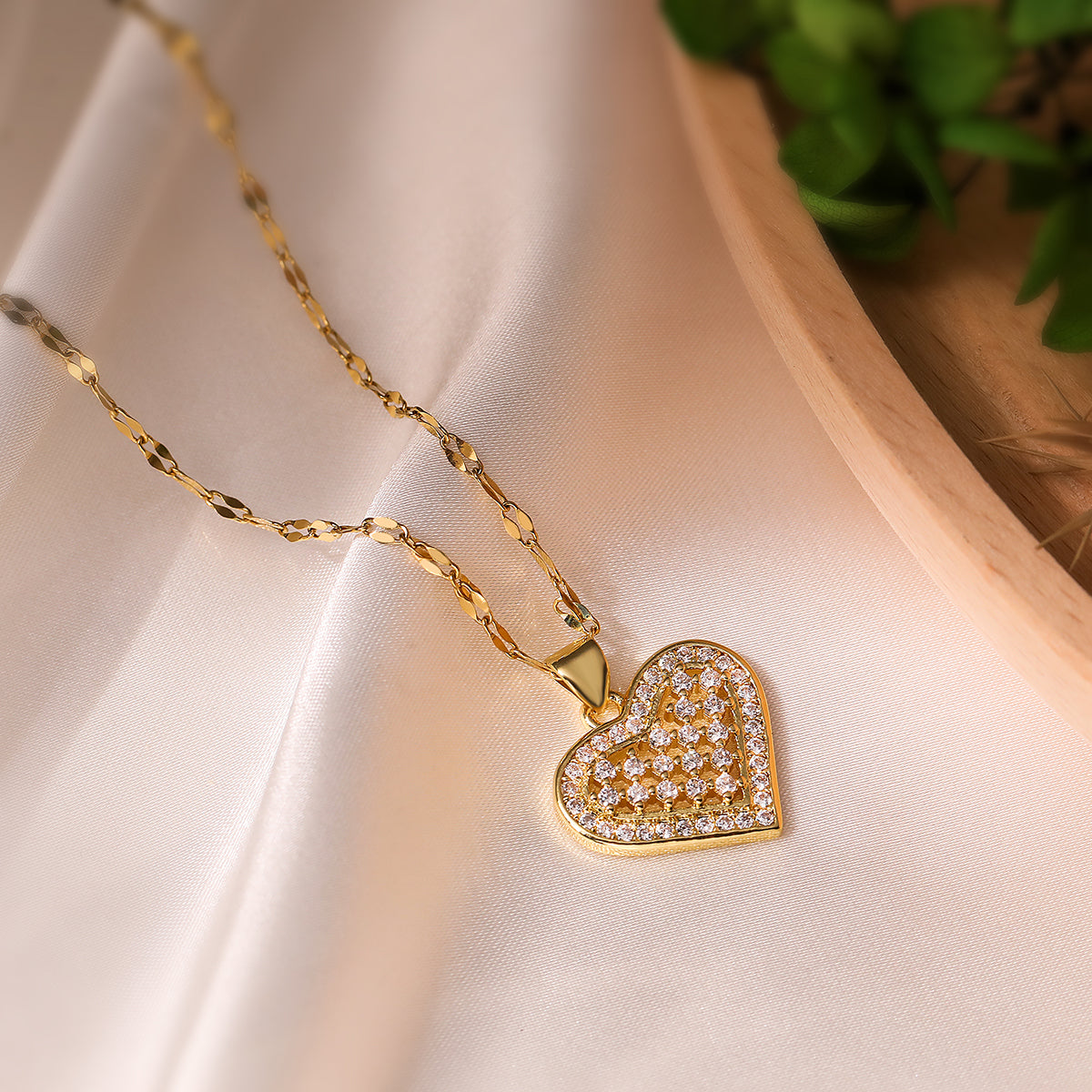 Simple Style Commute Heart Shape Copper Plating Inlay Zircon 18k Gold Plated Pendant Necklace