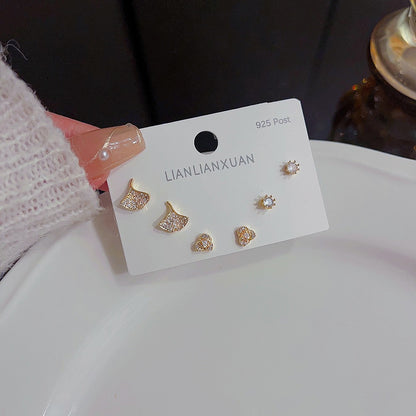 Fashion Geometric Moon Copper Artificial Pearls Zircon Ear Studs In Bulk