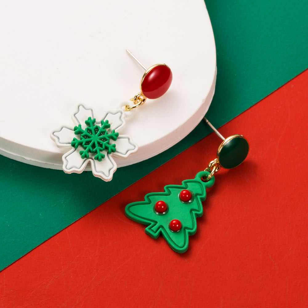 1 Pair Christmas Streetwear Christmas Tree Snowman Snowflake Enamel Alloy Gold Plated Drop Earrings