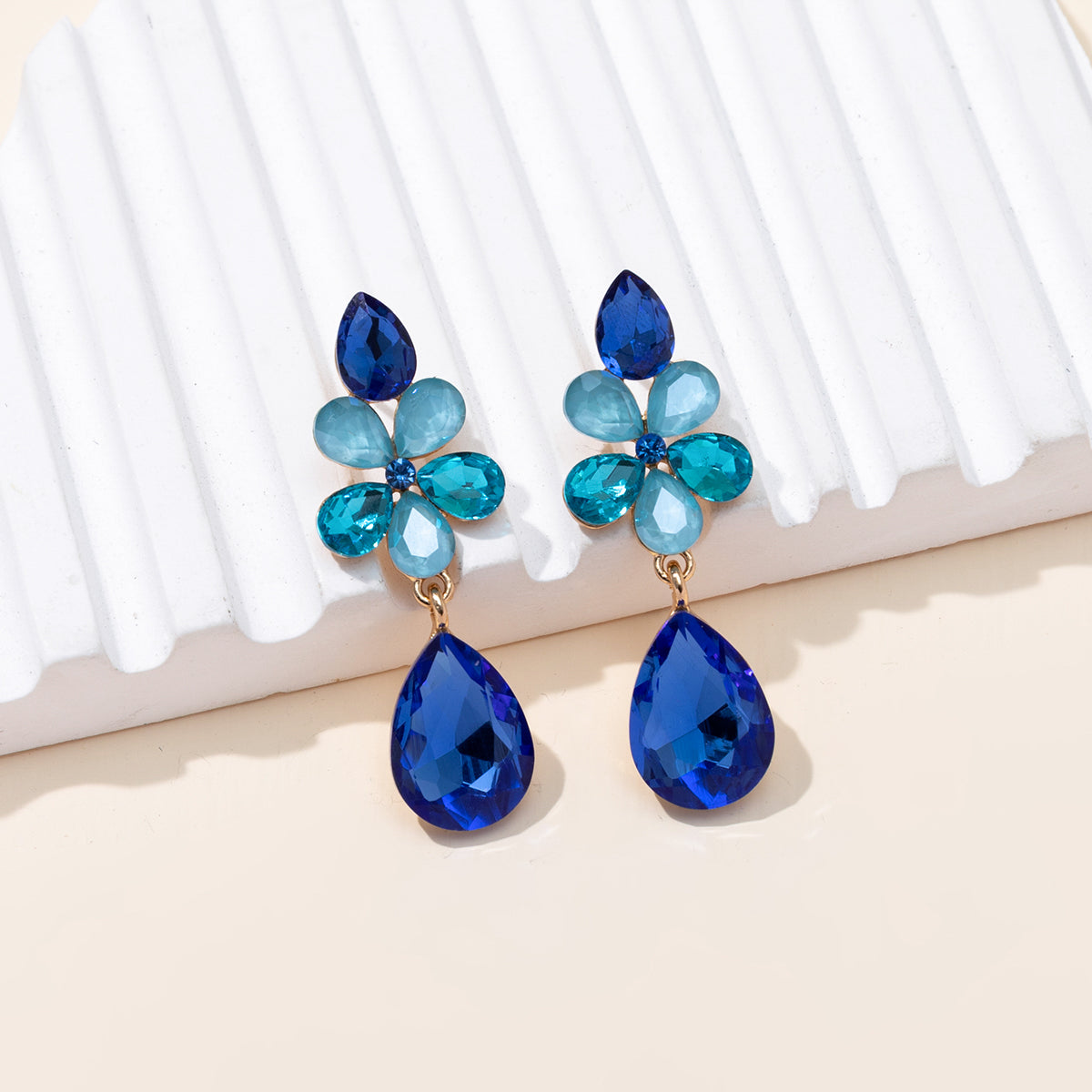 1 Pair Casual Vacation Water Droplets Alloy Glass Rhinestones Drop Earrings