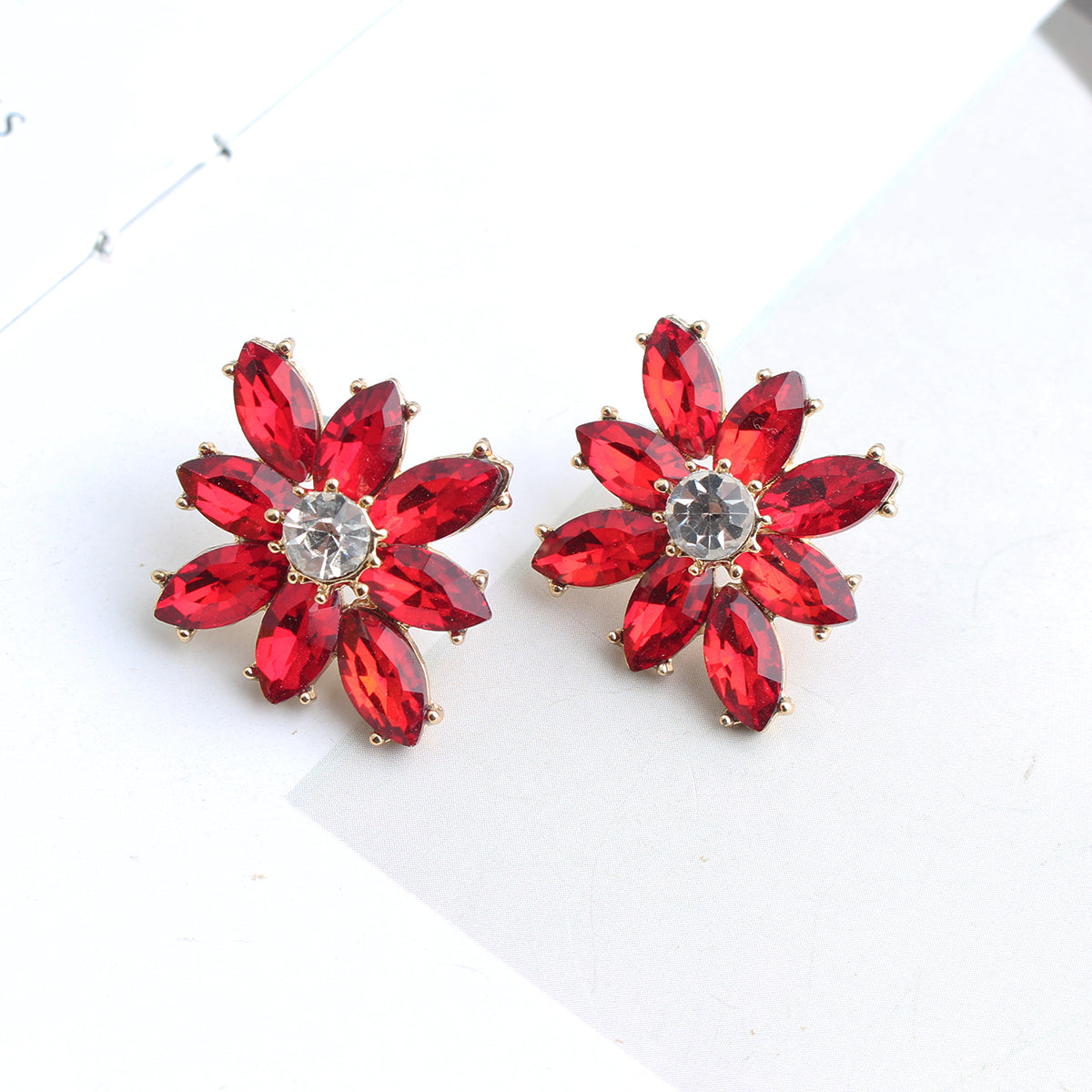 1 Pair Casual Elegant Flower Plating Inlay Alloy Crystal Rhinestones Gold Plated Ear Studs