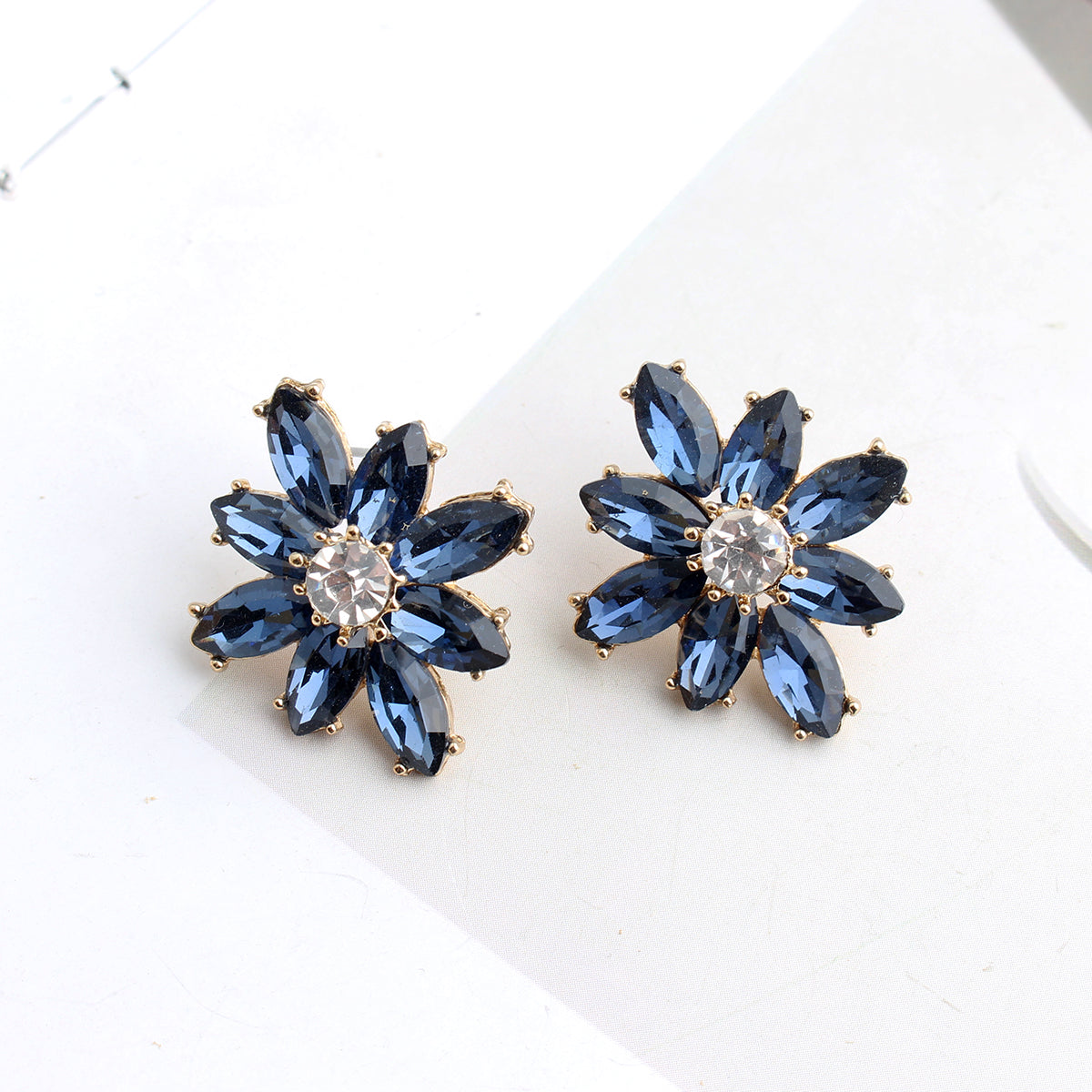 1 Pair Casual Elegant Flower Plating Inlay Alloy Crystal Rhinestones Gold Plated Ear Studs