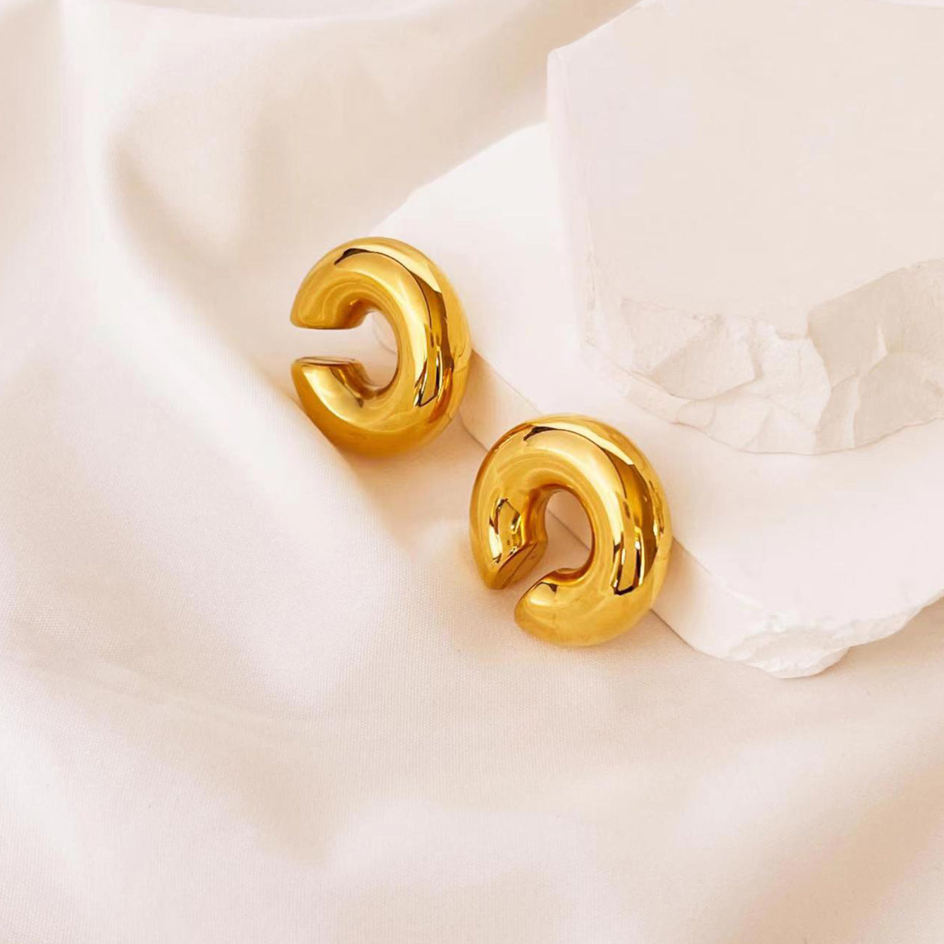 1 Pair Vintage Style Simple Style Classic Style Circle Copper Ear Cuffs