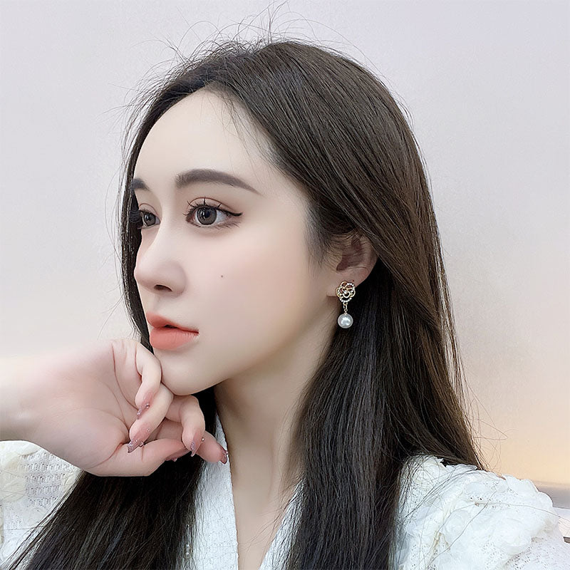 1 Pair Elegant Sweet Flower Alloy Artificial Rhinestones Artificial Pearls Drop Earrings Ear Cuffs