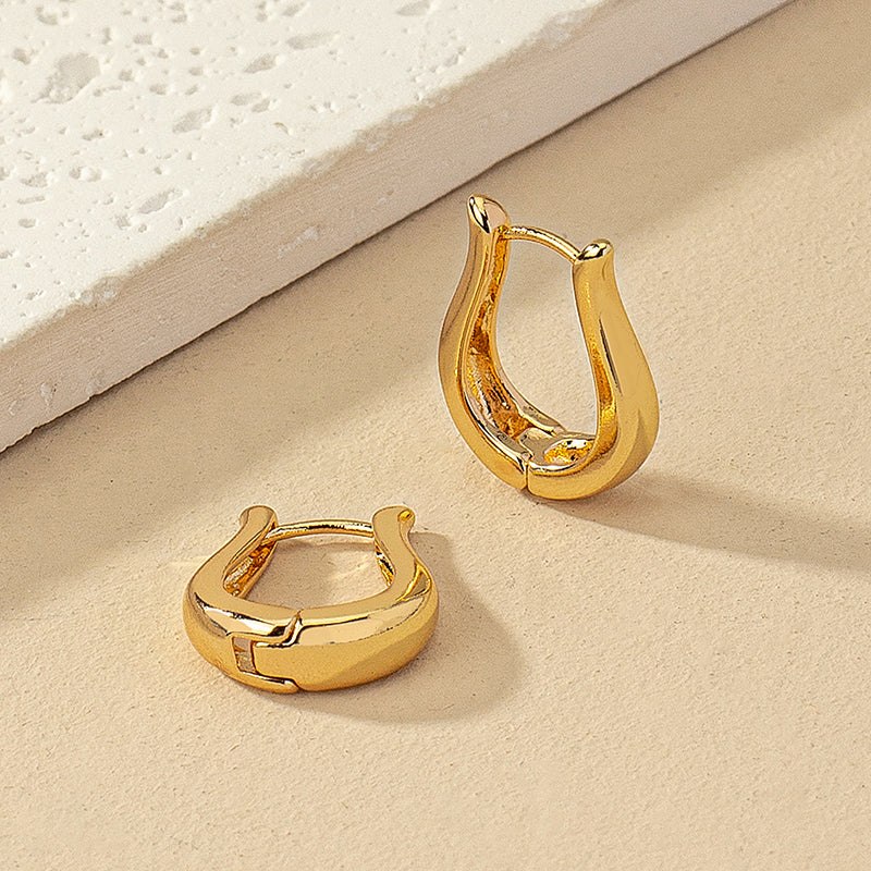 Wholesale Jewelry Vintage Style U Shape Letter Ferroalloy 14k Gold Plated Plating Hoop Earrings