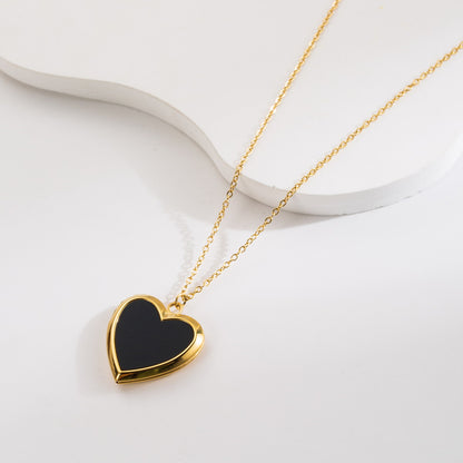 Wholesale Elegant Vintage Style Heart Shape Stainless Steel Titanium Steel Inlay 18k Gold Plated Zircon Pendant Necklace