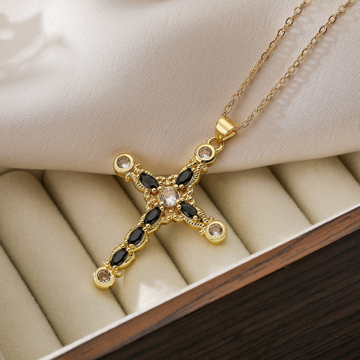 Simple Style Commute Cross Copper Plating Inlay Zircon 18k Gold Plated Pendant Necklace