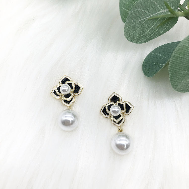 1 Pair Modern Style Solid Color Copper Plating Inlay Zircon Ear Studs