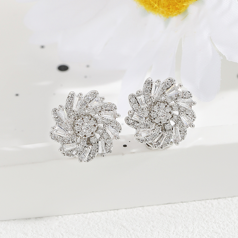 1 Pair Cute Sweet Snowflake Plating Inlay Copper Zircon 18k Gold Plated Ear Cuffs