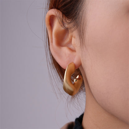 1 Pair Vintage Style Exaggerated U Shape Geometric Round Polishing Plating Pleated Copper Gold Plated Ear Studs