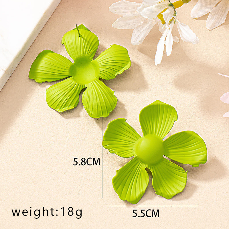 1 Pair Vintage Style Exaggerated Flower Stoving Varnish Plating Iron Gold Plated Ear Studs