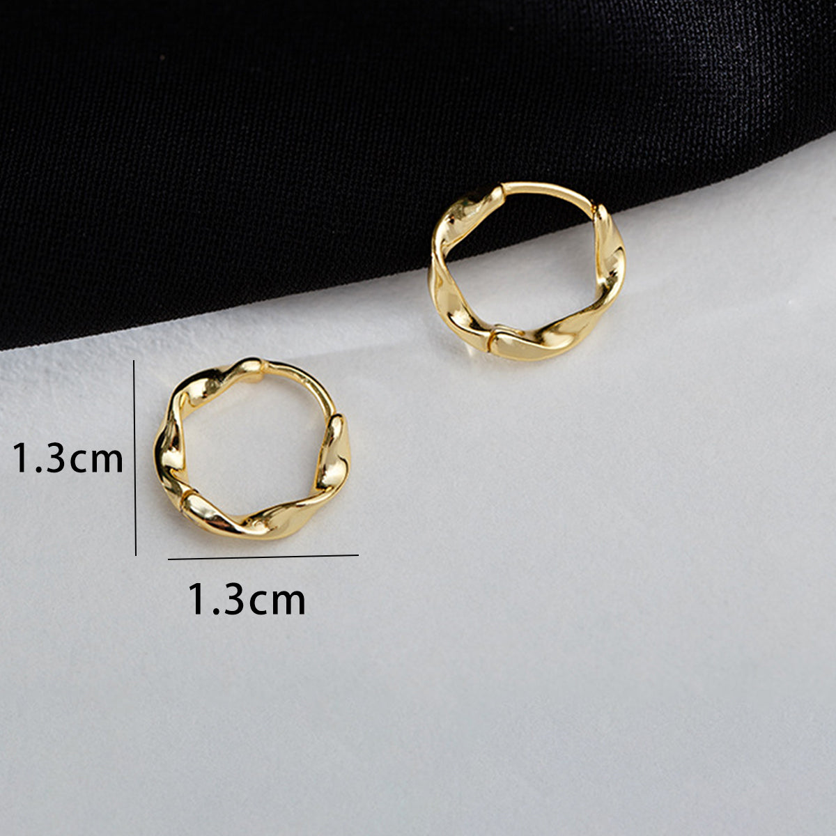 1 Pair Simple Style Commute Solid Color Plating Copper Gold Plated Earrings