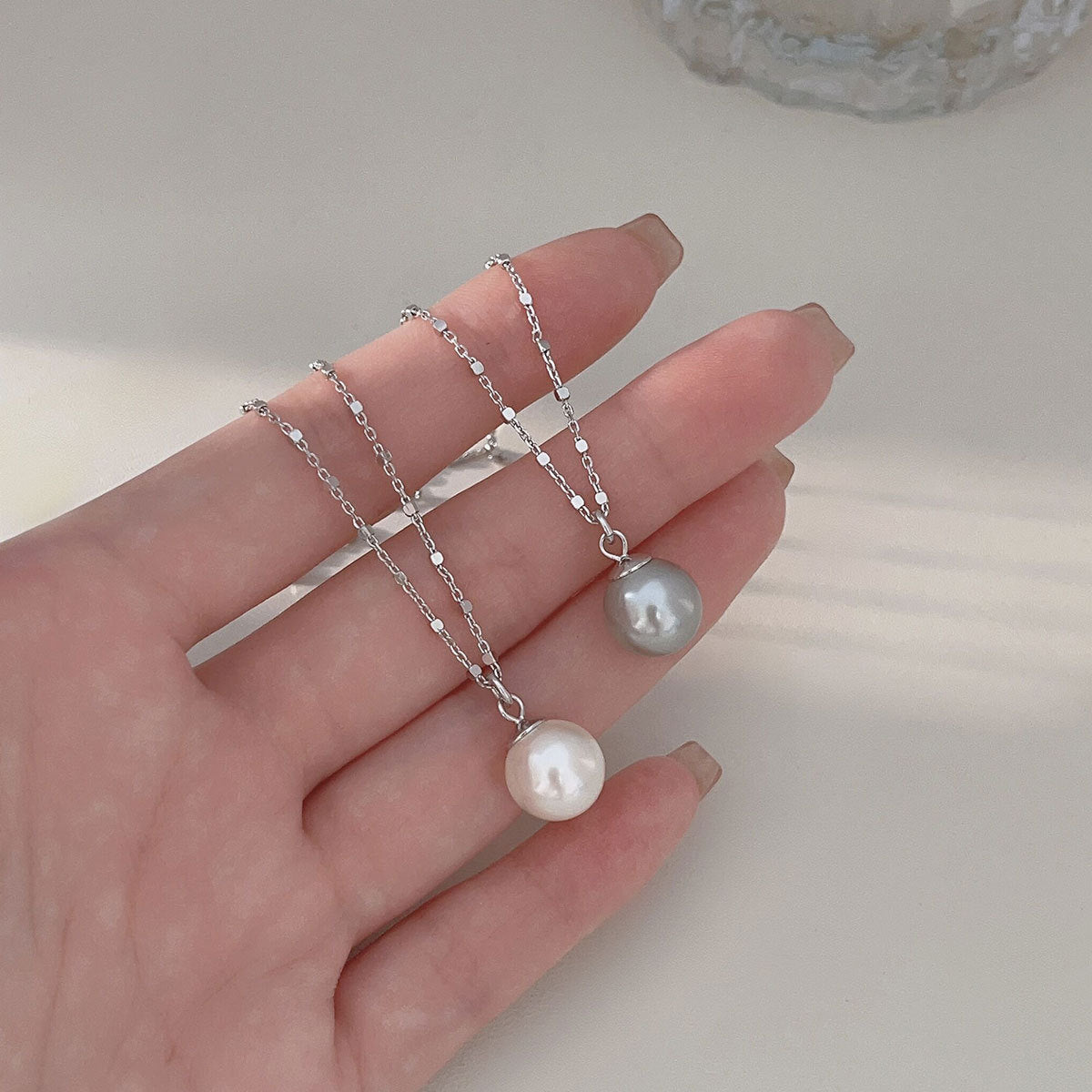 Elegant Solid Color Sterling Silver Plating Inlay Artificial Pearls White Gold Plated Pendant Necklace