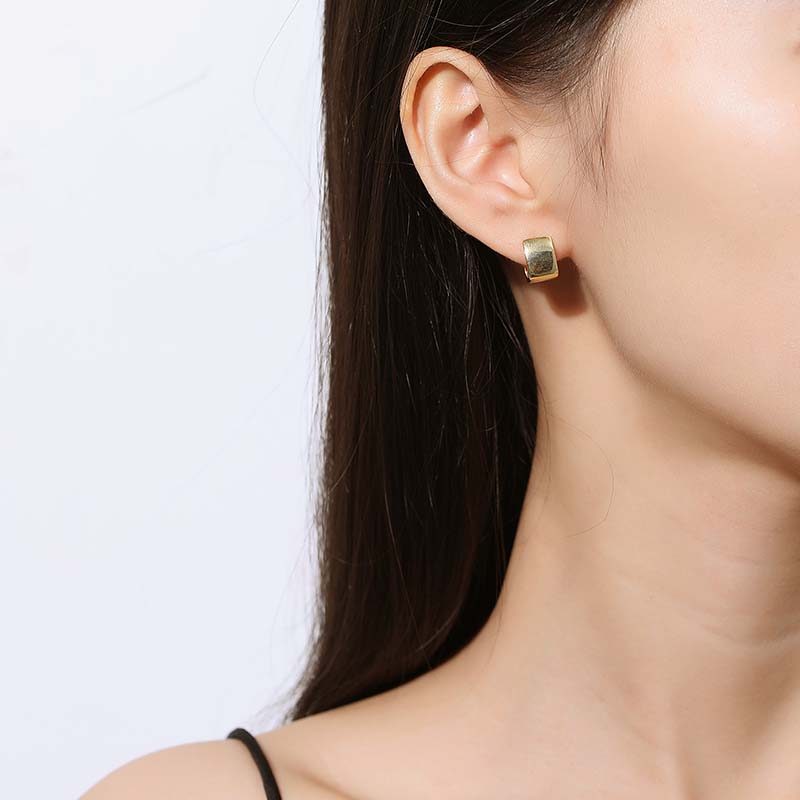 1 Pair Simple Style Solid Color Plating Sterling Silver Gold Plated Earrings