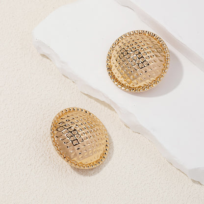 1 Piece Elegant Retro Round Three-dimensional Alloy Ear Studs