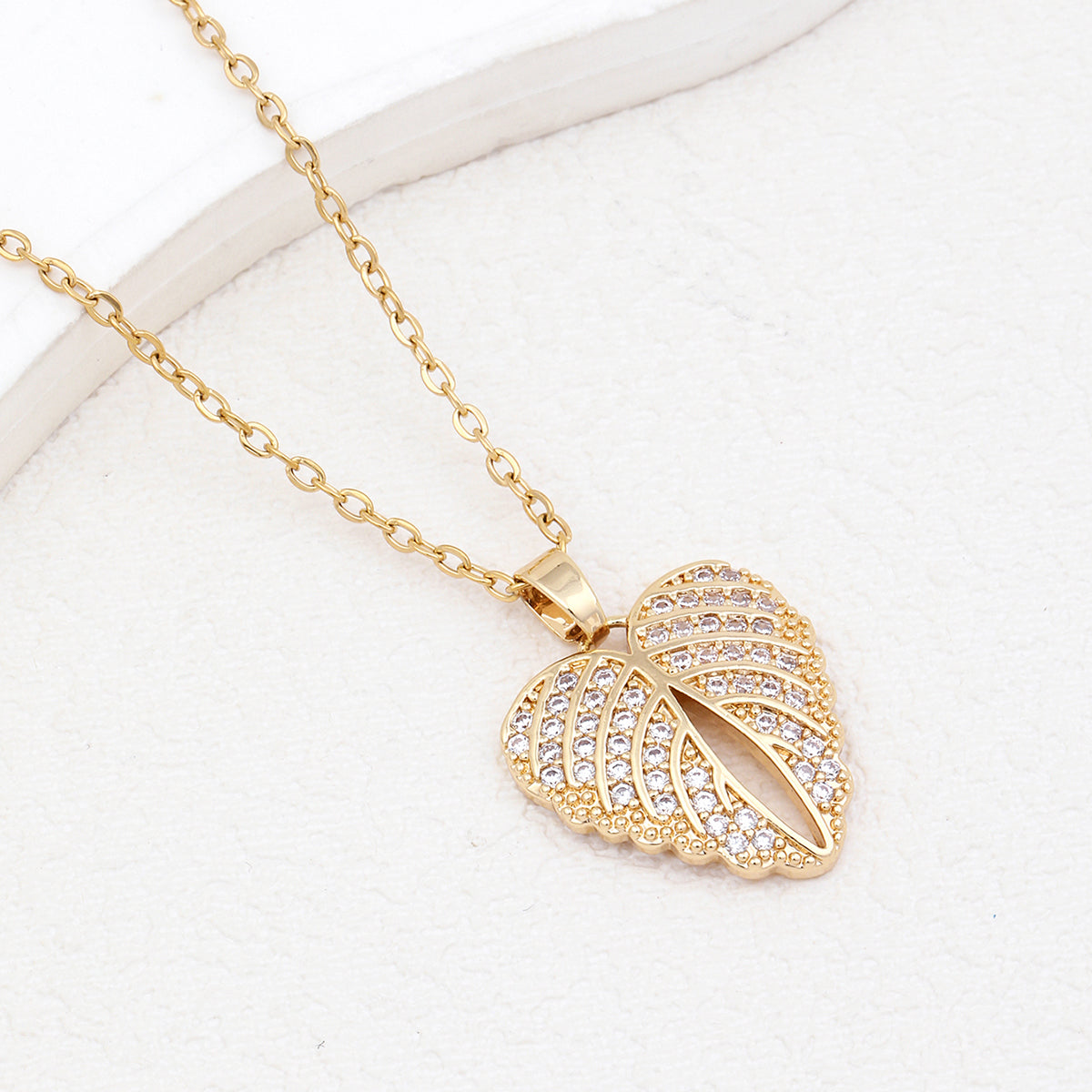 Stainless Steel 18K Gold Plated Elegant Formal Simple Style Heart Shape Wings Key Polishing Inlay Zircon Pendant Necklace