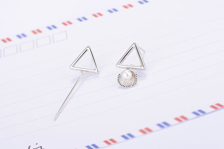 1 Pair Simple Style Triangle Shell Asymmetrical Plating Inlay Copper Pearl White Gold Plated Drop Earrings