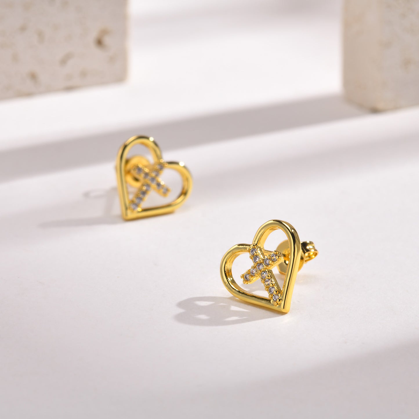 1 Pair Simple Style Animal Star Heart Shape Plating Inlay Stainless Steel Diamond Gold Plated Ear Studs