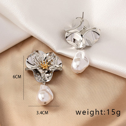 1 Pair Elegant Retro French Style Flower Plating Inlay Alloy Pearl Gold Plated Drop Earrings