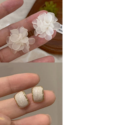 1 Pair Simple Style Geometric Flower Plating Alloy Ear Studs