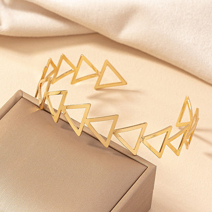 Punk Simple Style Triangle Alloy Plating Hollow Out Gold Plated Women's Arm Bracelet