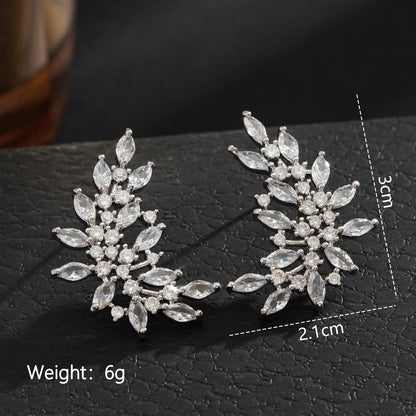 1 Pair Elegant Cute Solid Color Plating Inlay Copper Artificial Pearls Artificial Diamond Silver Plated Ear Studs