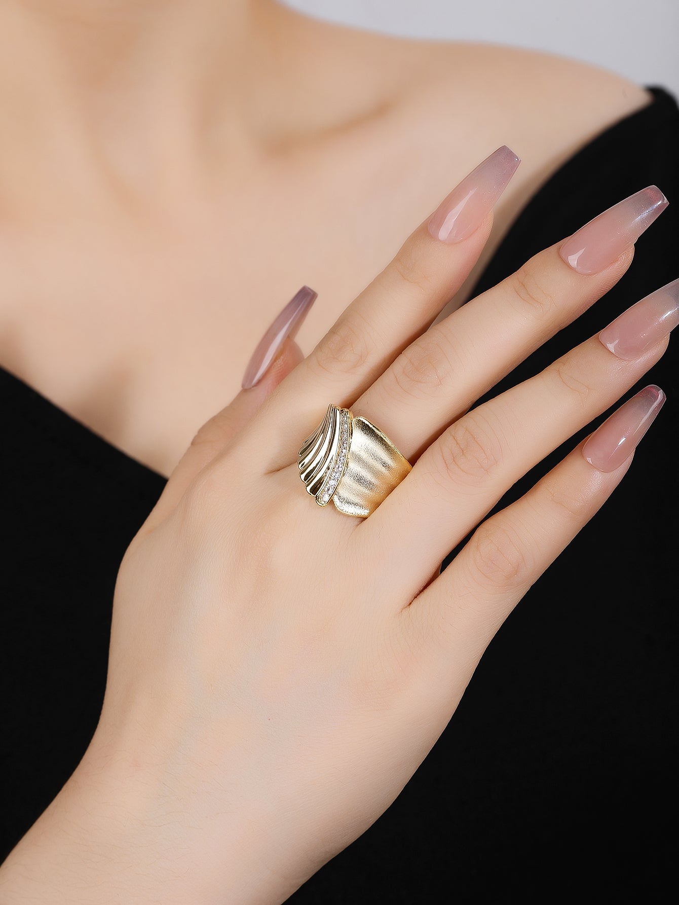 Glam Simple Style Solid Color Copper Asymmetrical Plating 18k Gold Plated Rings