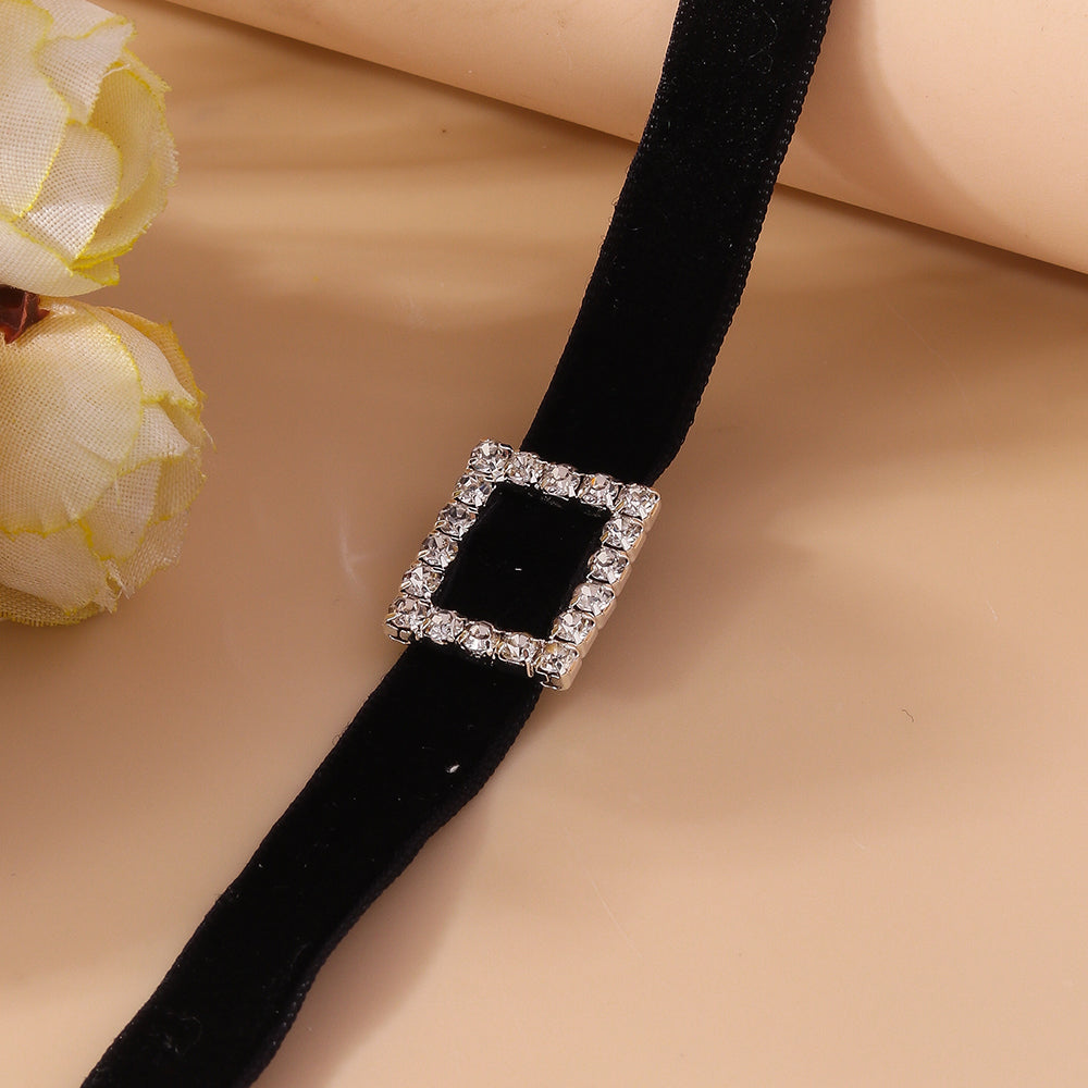 Elegant Glam Solid Color Velvet Zinc Alloy Inlay Rhinestones Women's Choker