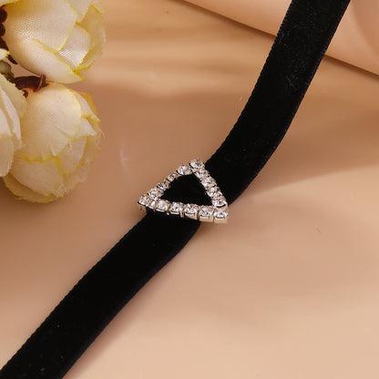 Elegant Glam Solid Color Velvet Zinc Alloy Inlay Rhinestones Women's Choker