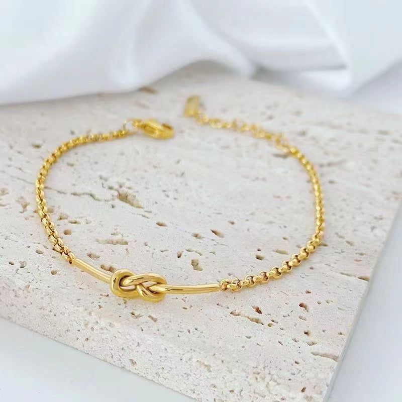 Casual Elegant Simple Style Solid Color Knot Copper Plating Gold Plated Bracelets